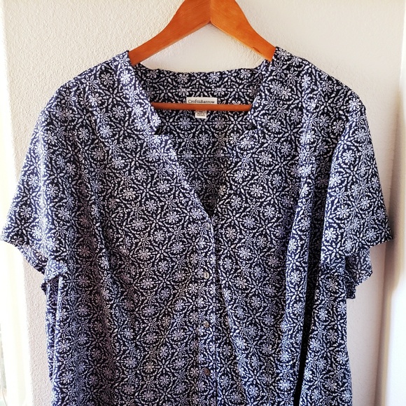 croft & barrow Tops - Croft & Barrow blue v-neck top